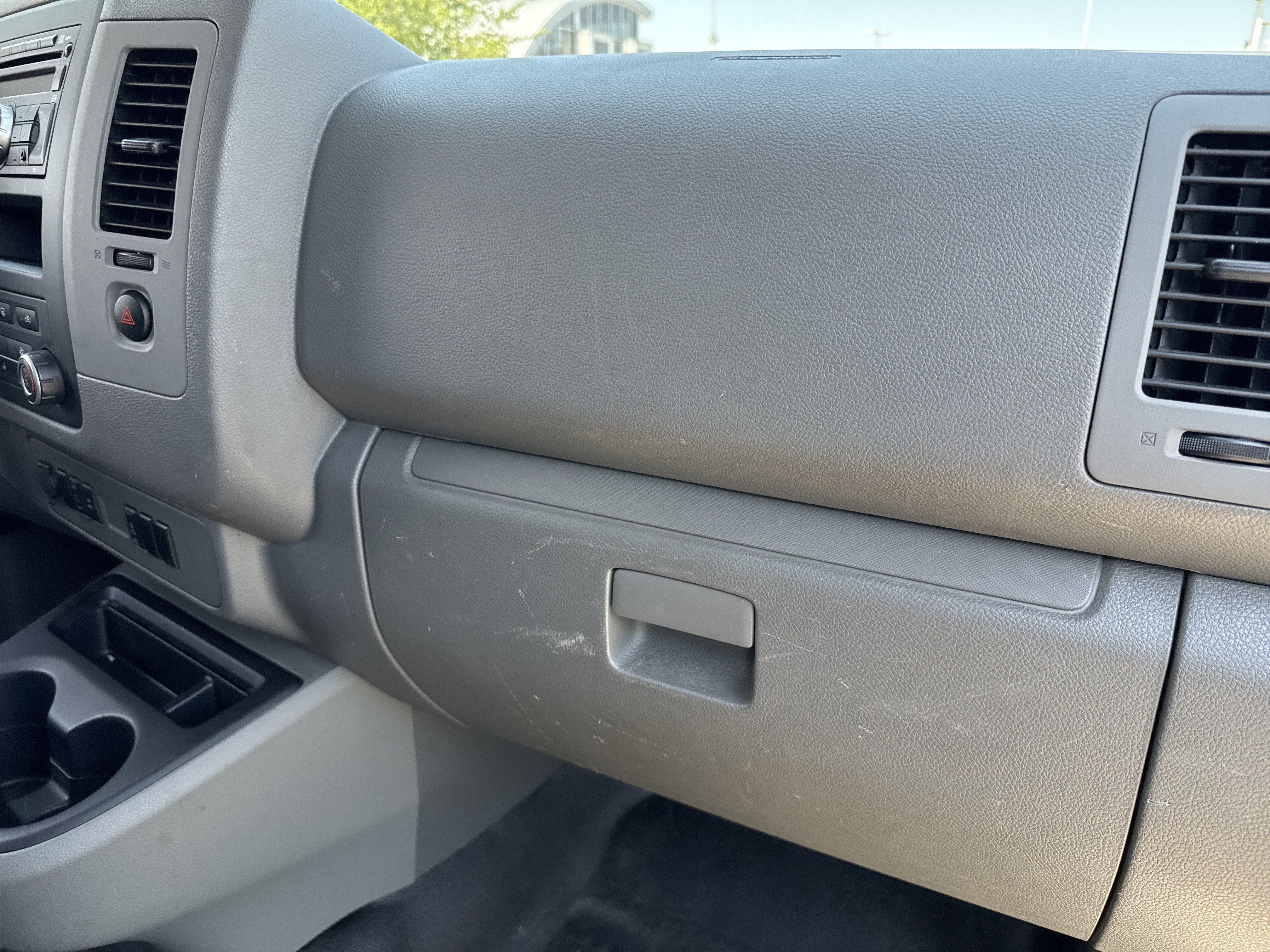 Used 2014 White Nissan SV image 21