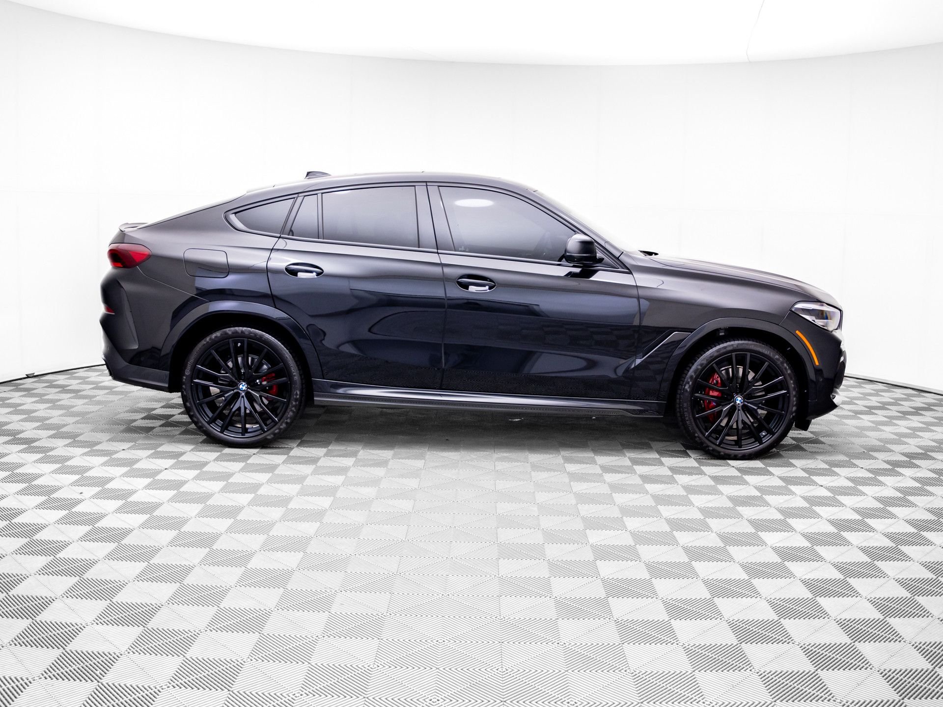 Certified Used 2023 Black Sapphire Metallic BMW xDrive40i image 6