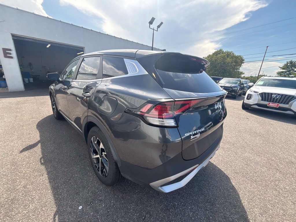 Used 2023 Gry Kia EX image 3