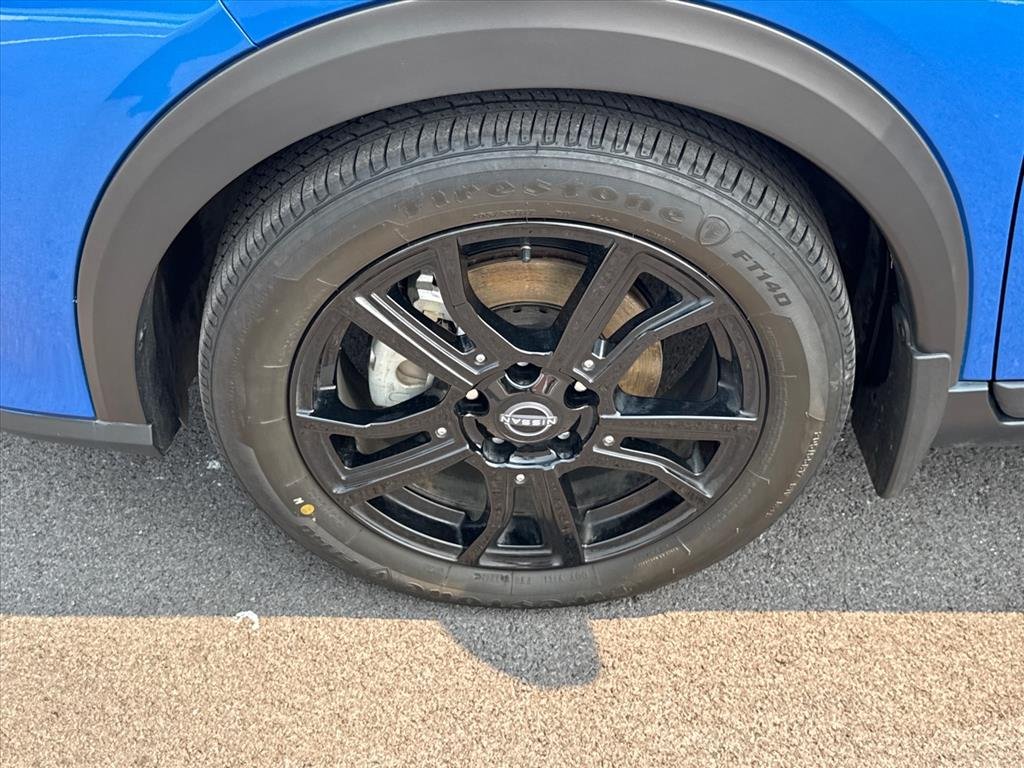 Used 2023 Electric Blue Metallic/Super Black Nissan SR image 27