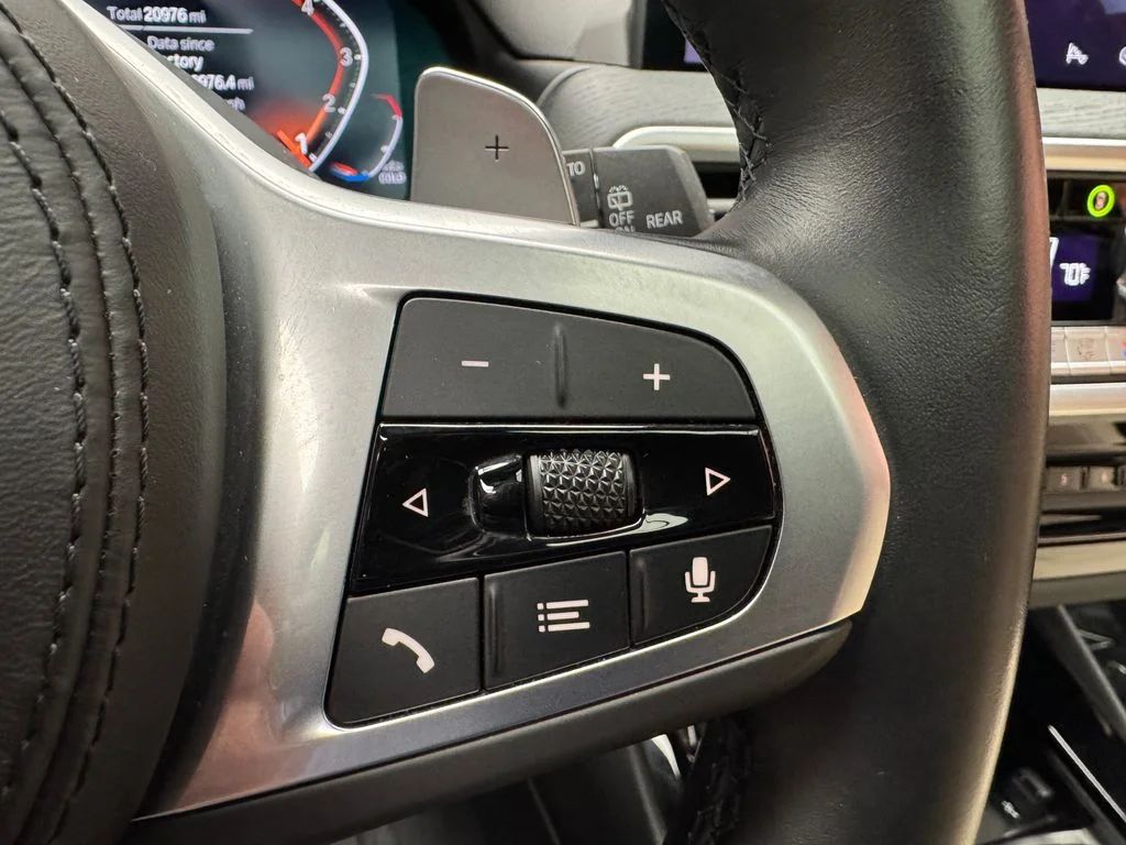Used 2023 Black BMW xDrive30i image 16