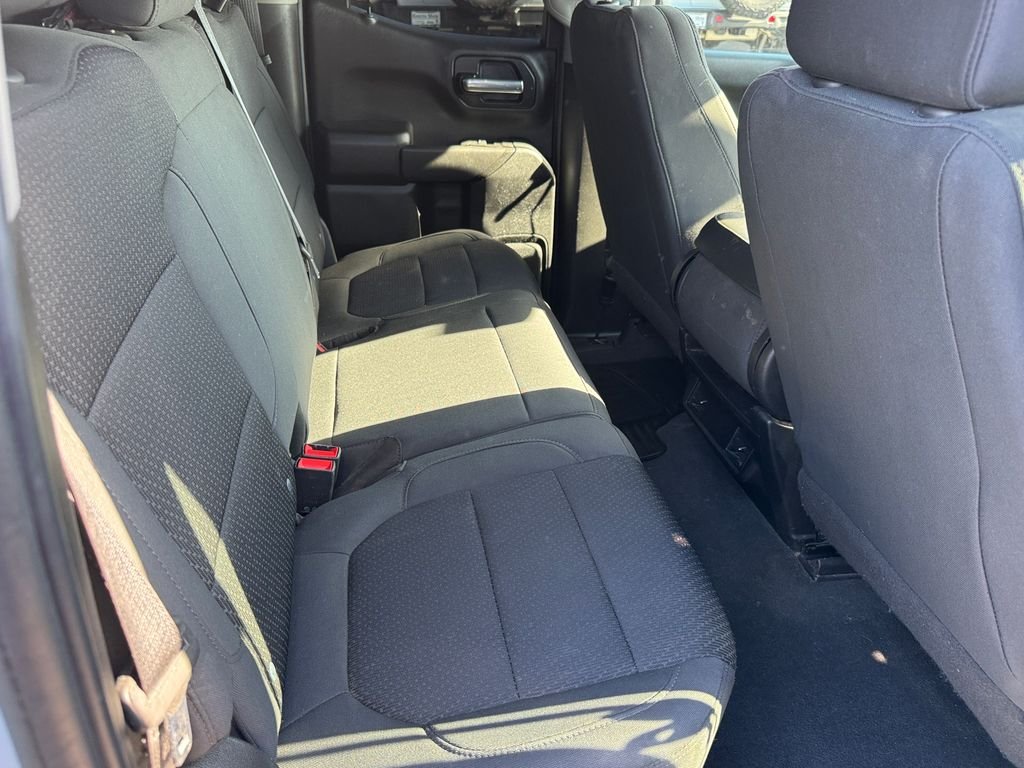 Used 2021 White Chevrolet Custom image 4