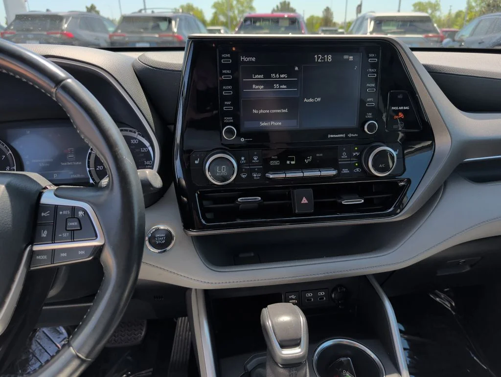 2022 Toyota Highlander XLE - Photo 7
