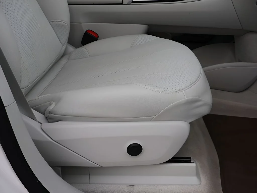 Certified Used 2023 Polar White Mercedes-Benz 350 SUV image 12