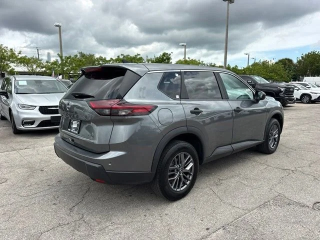 Used 2024 Gray Nissan S image 11