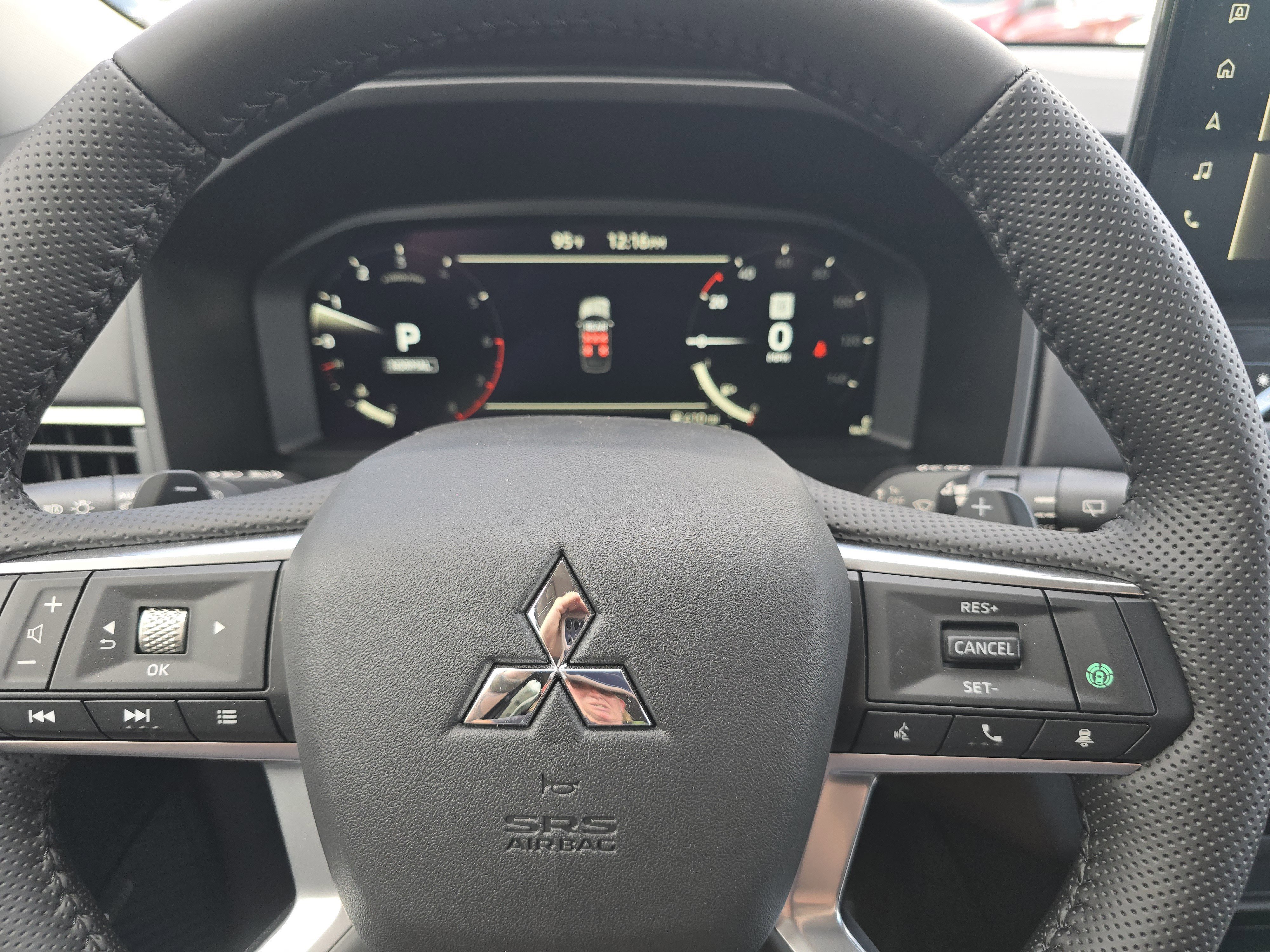New 2025 Graphite Gray Mitsubishi SEL image 16