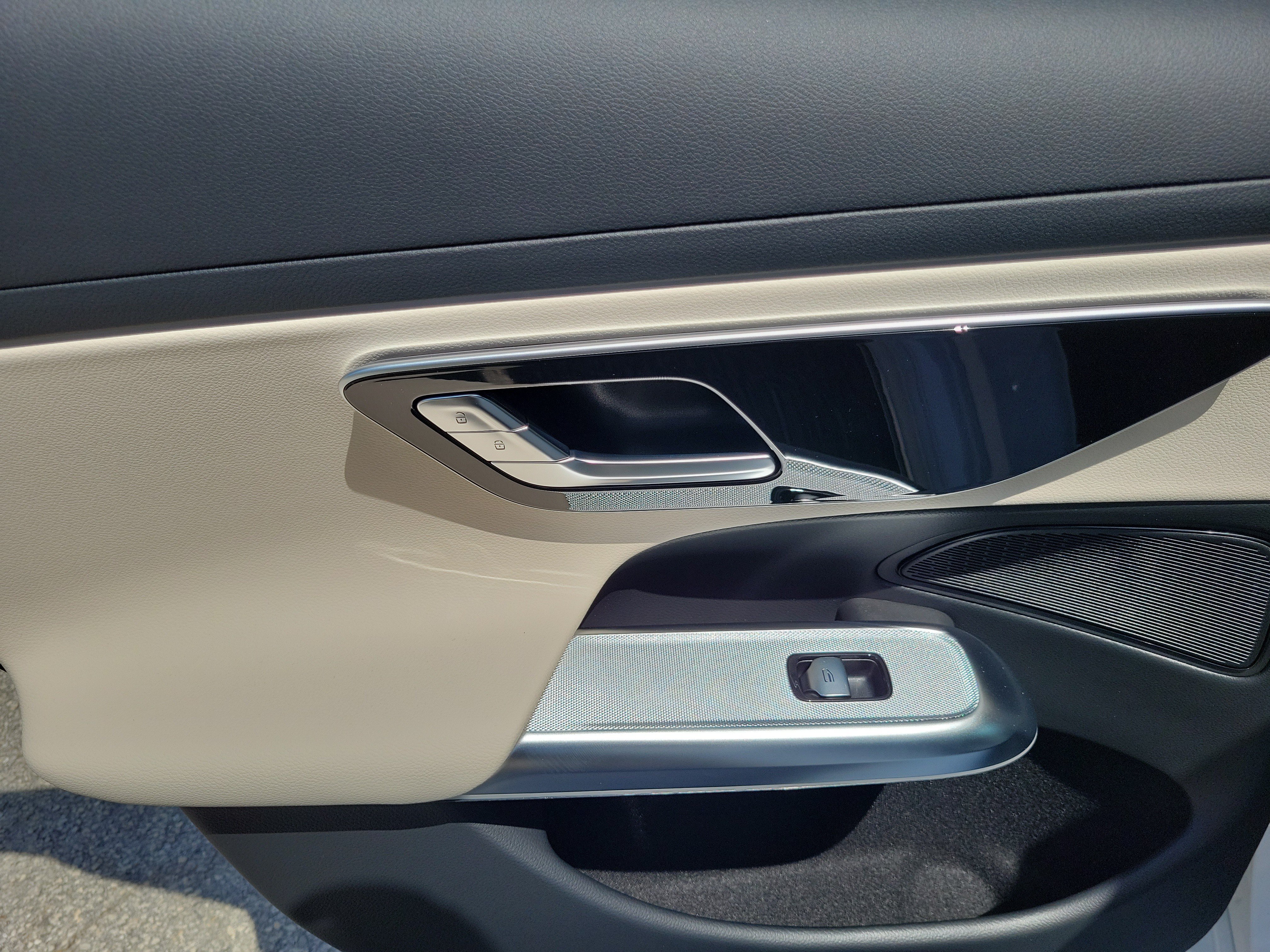 New 2026 MANUFAKTUR Moonlight White Metallic Mercedes-Benz E 350 image 47
