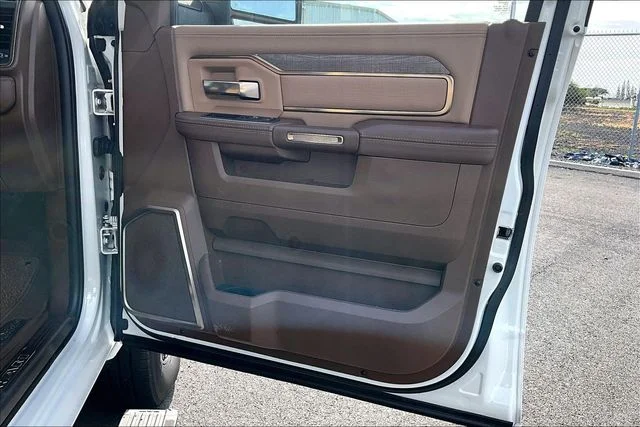 2024 RAM Ram 3500 Pickup Longhorn - Photo 19