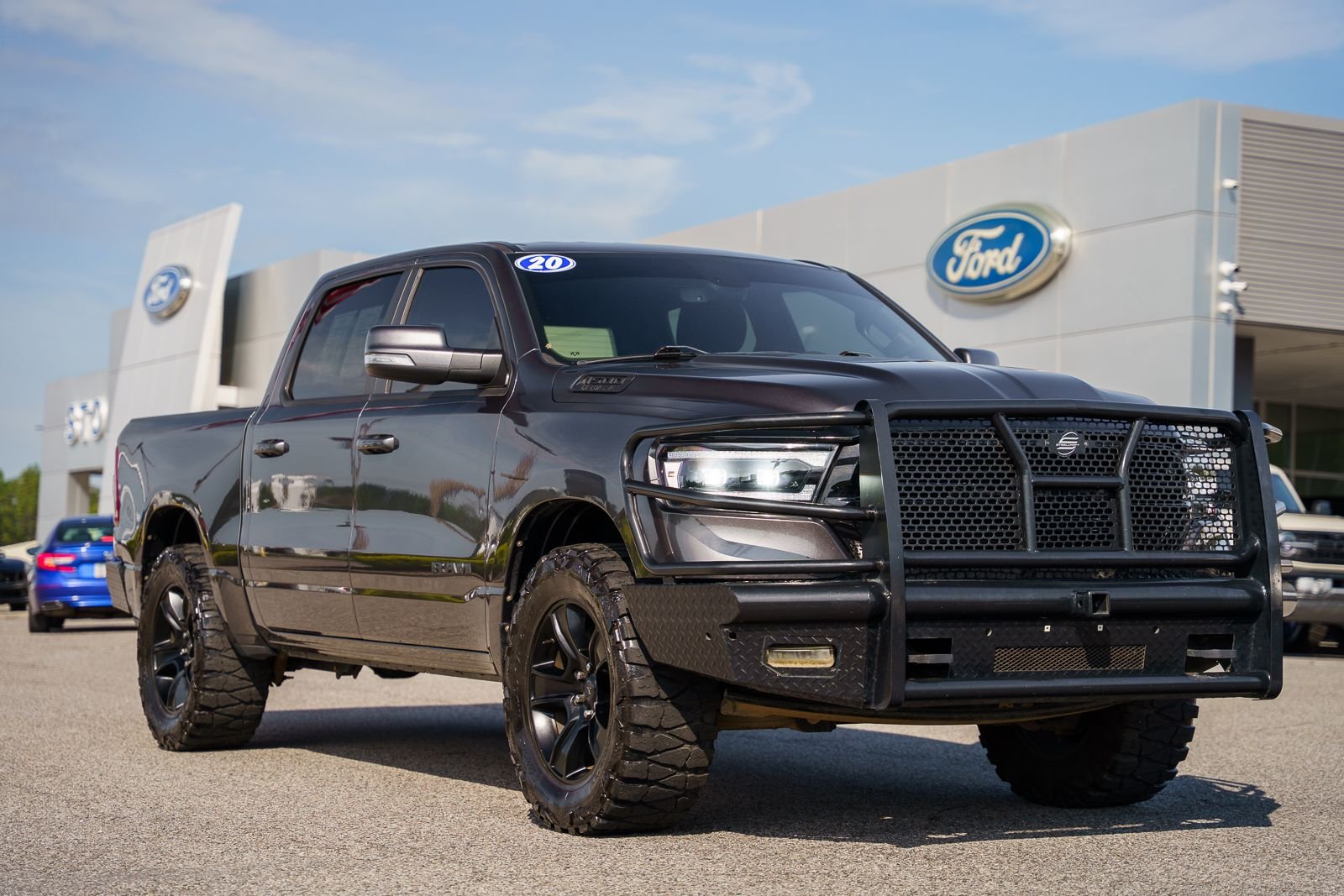 2020 RAM 1500 Big Horn/Lone Star 4x4 Crew Cab 5'7's photo
