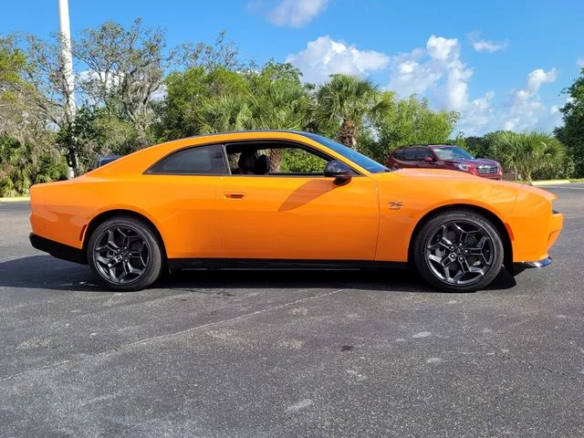 2025 Dodge Charger Daytona R/T - Photo 8