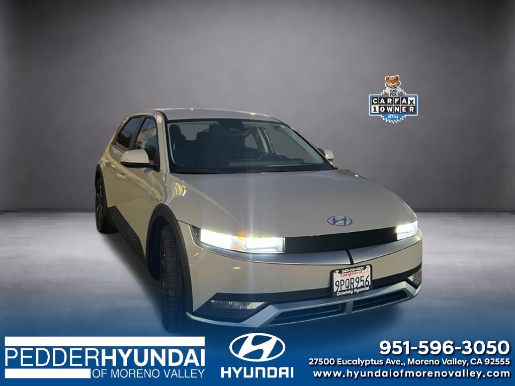 Certified Used 2024 Gray Hyundai SE Standard Range image 1