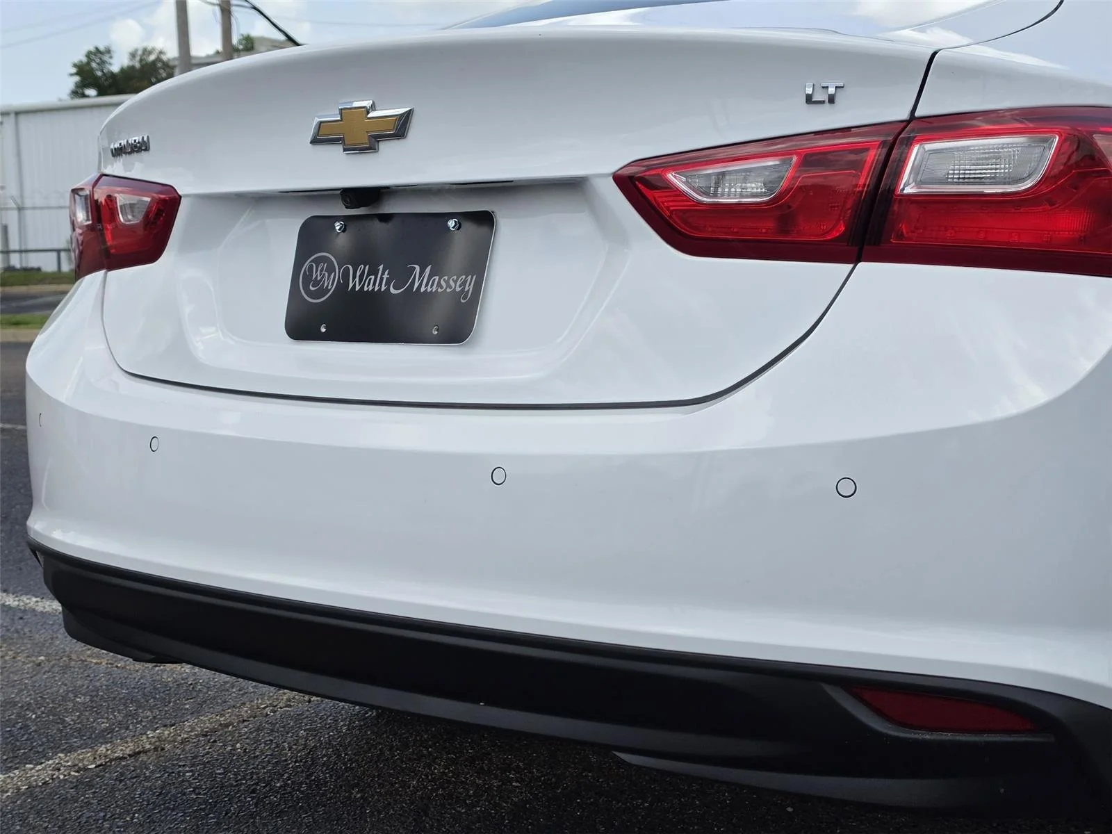 Used 2024 Summit White Chevrolet LT image 8