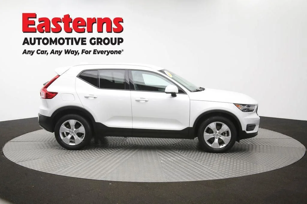 Used 2022 White Volvo Momentum image 46