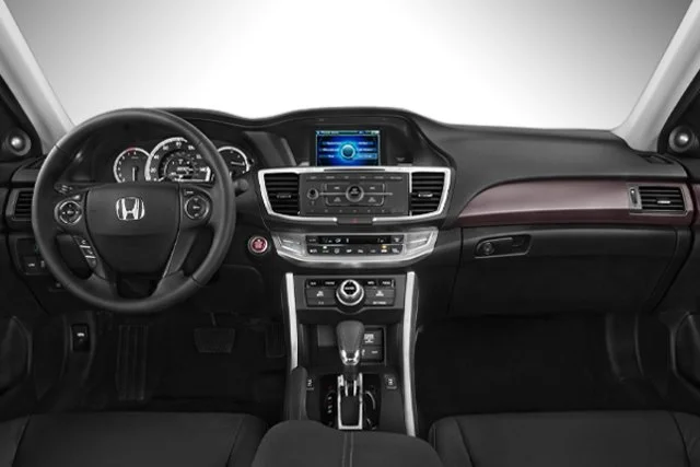 Certified Used 2022 White Honda LX image 3