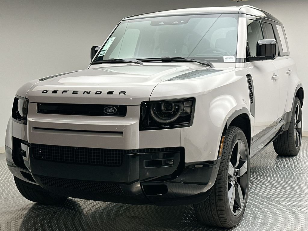New 2026 Borasco Grey Metallic Land Rover X-Dynamic SE image 1