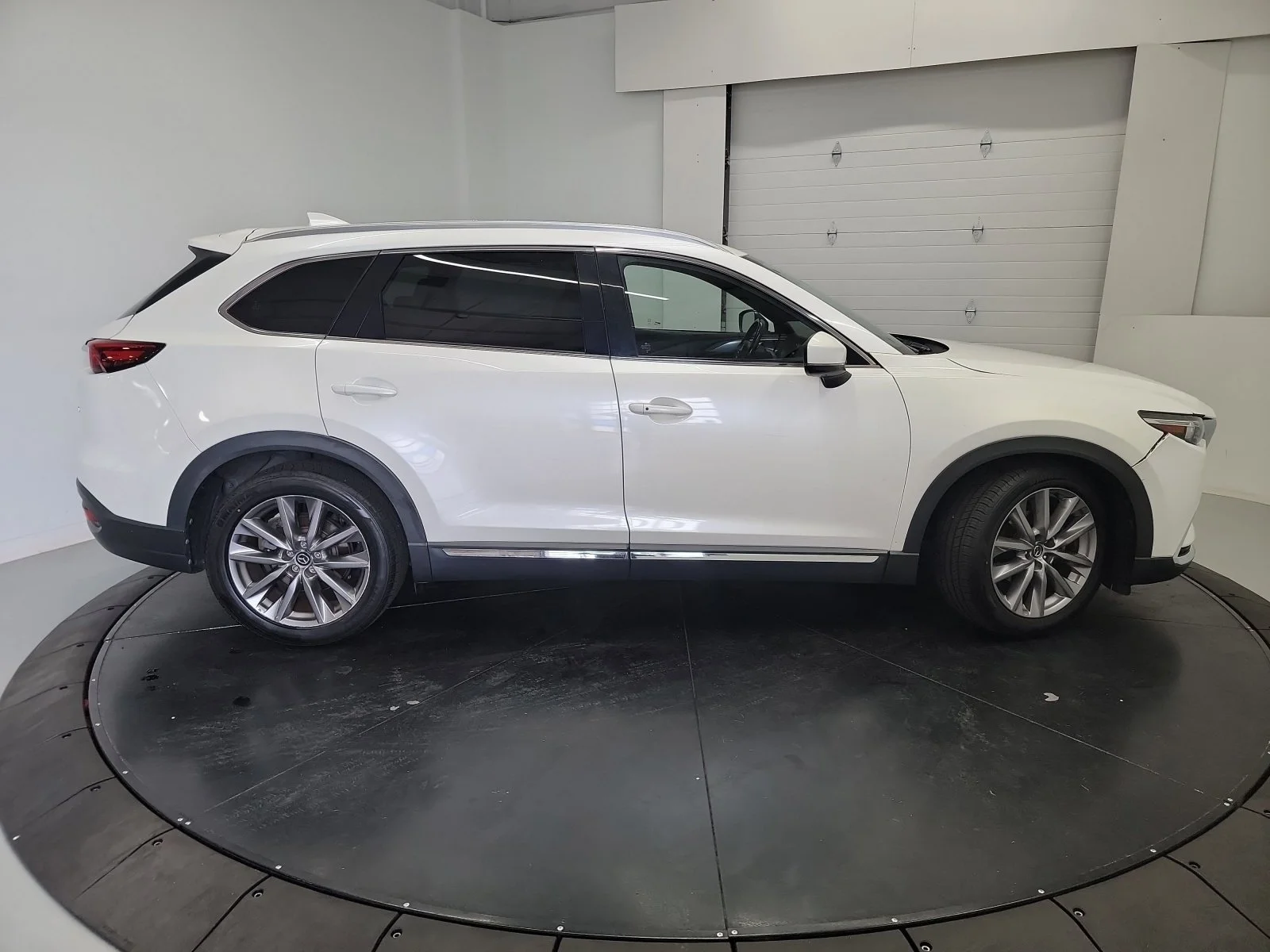 Used 2020 Snowflake White Pearl Mica Mazda Grand Touring image 9