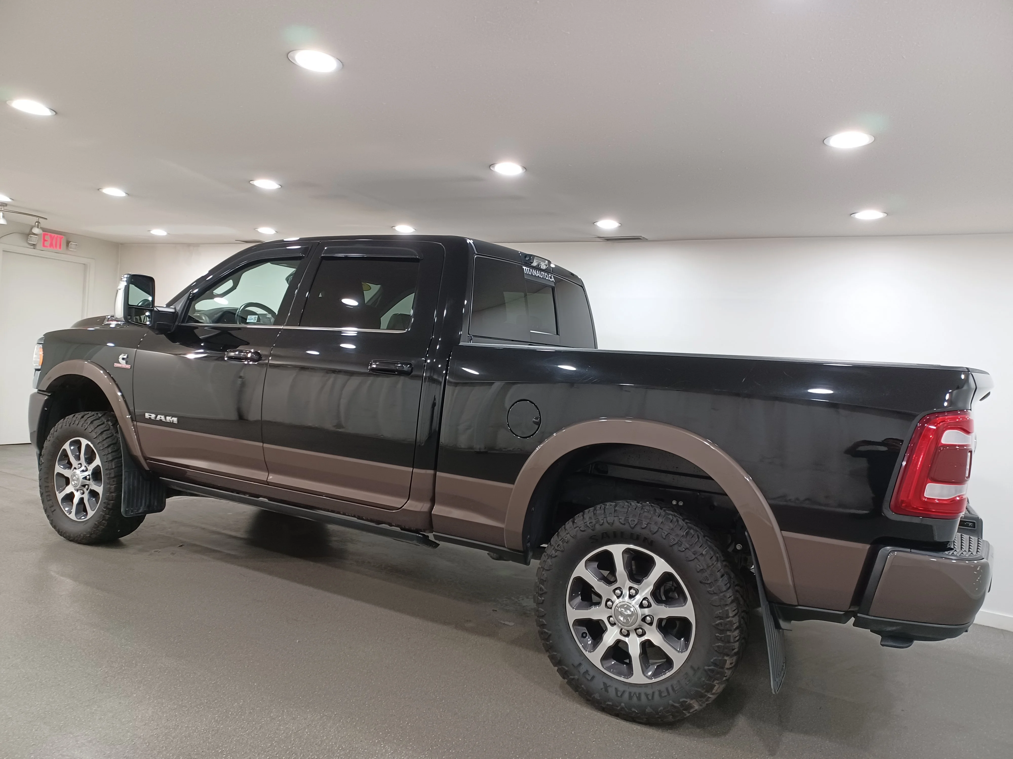 Certified Used 2024 Black Ram Limited Longhorn*6.7L Cummins | 35in Tires | Level | Nav | 360 Cam | Sunroof | Htd Whl | Pwr Boards image 7