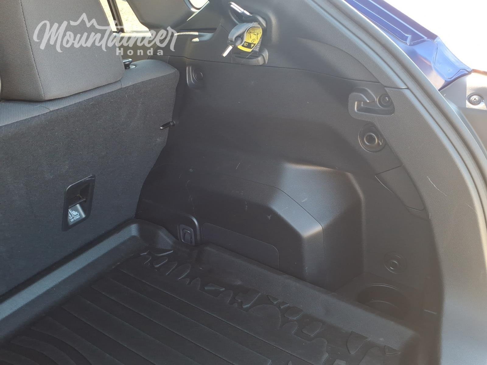 Used 2025 Sapphire Blue Pearl Subaru Premium image 23