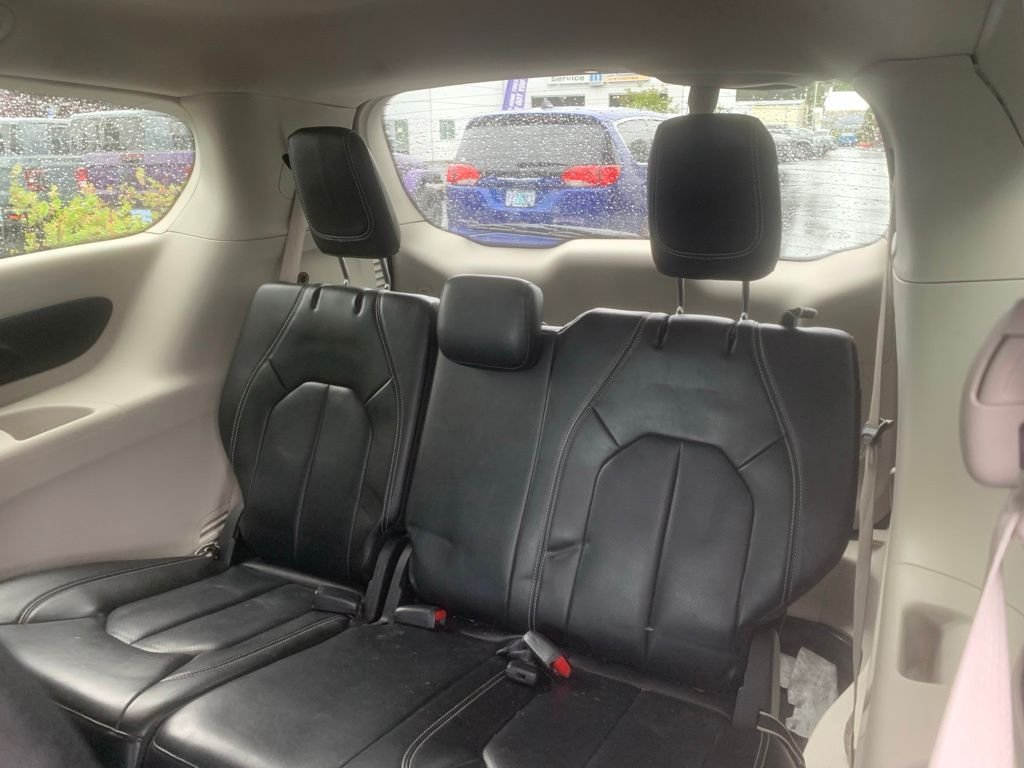 Used 2023 Ceramic Gray Clearcoat Chrysler Touring L image 10