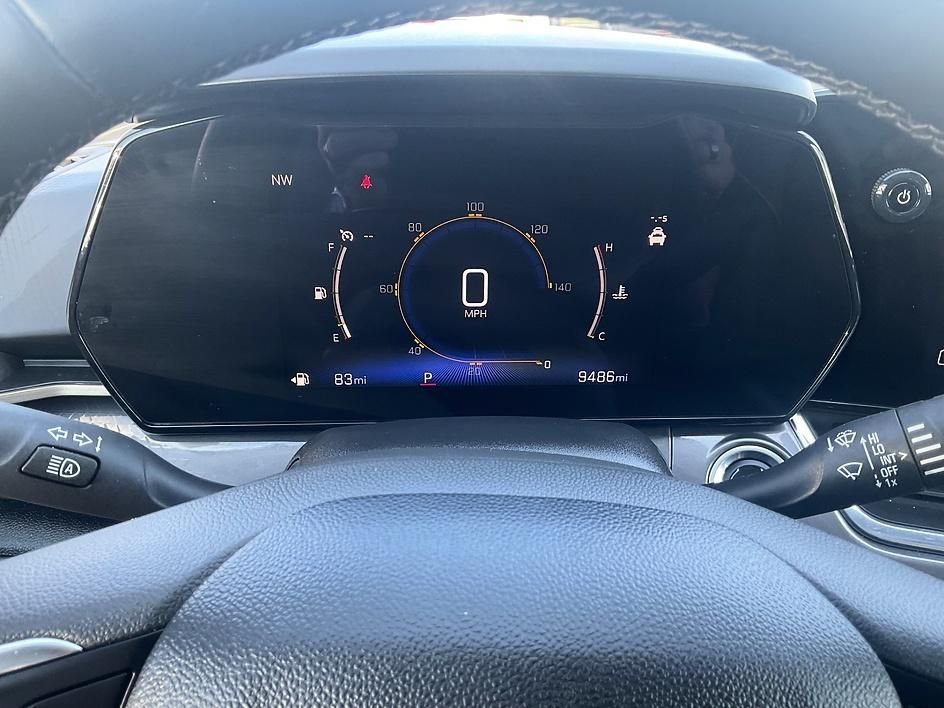 Used 2025 Green Chevrolet ACTIV image 6