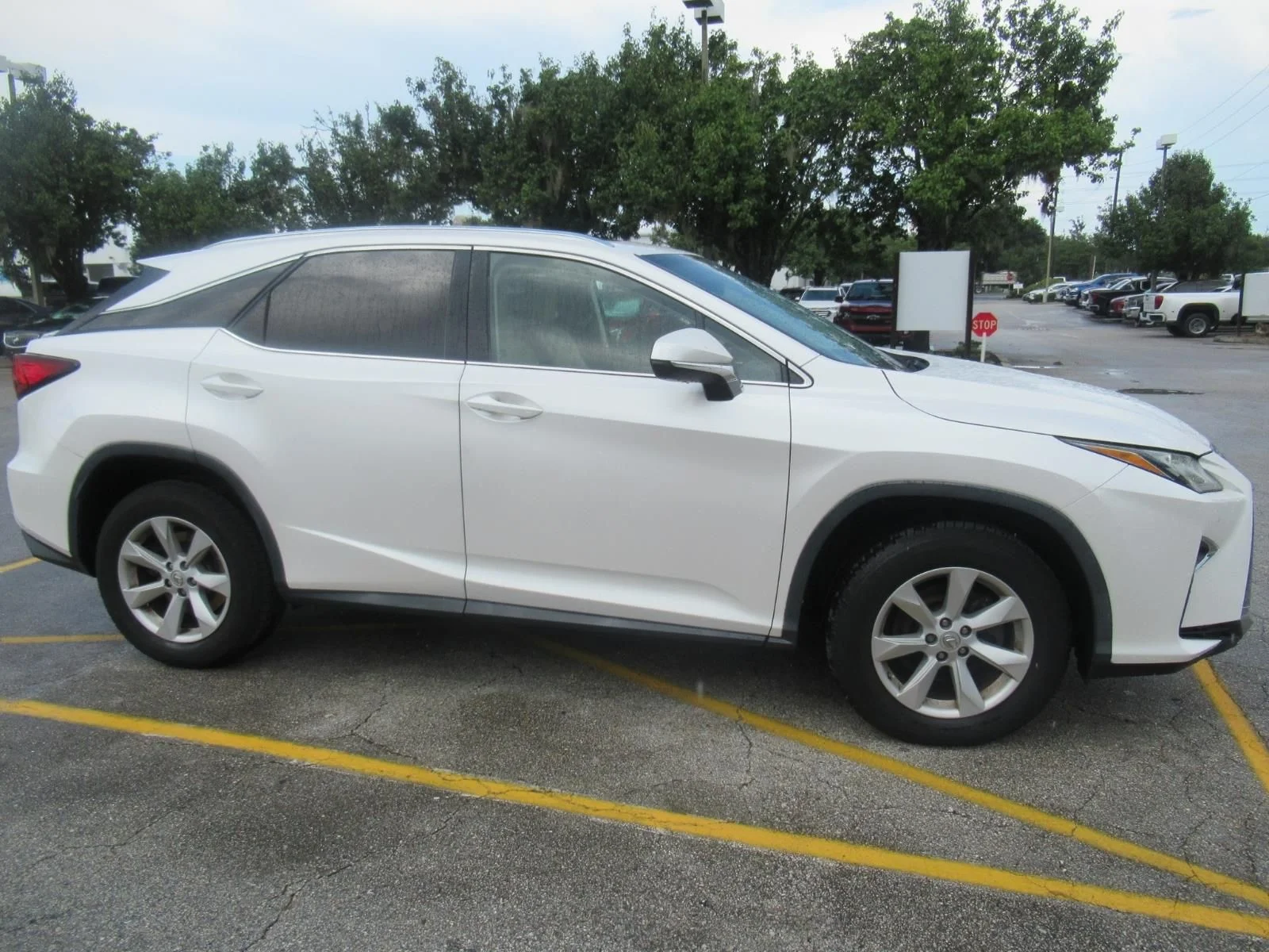 Used 2017 White Lexus 350 image 2