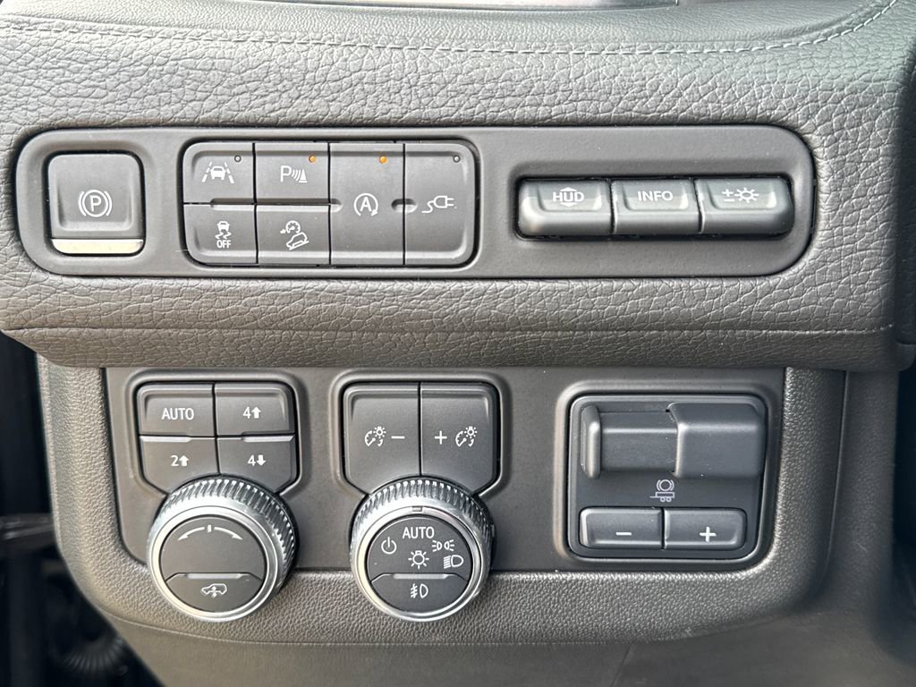 2021 GMC Yukon Denali - Photo 32