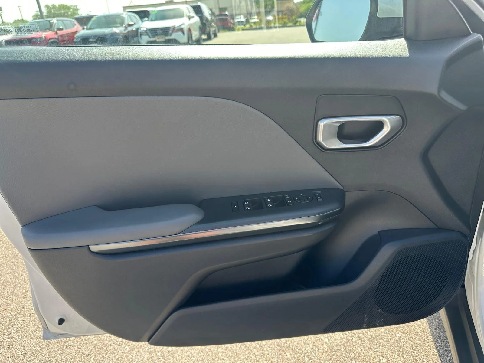 2025 Kia K4 LXS - Photo 11