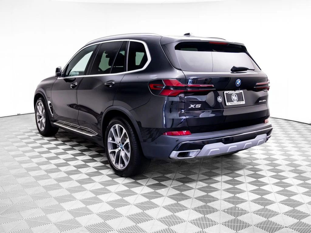 Used 2024 Black BMW xDrive50e image 4