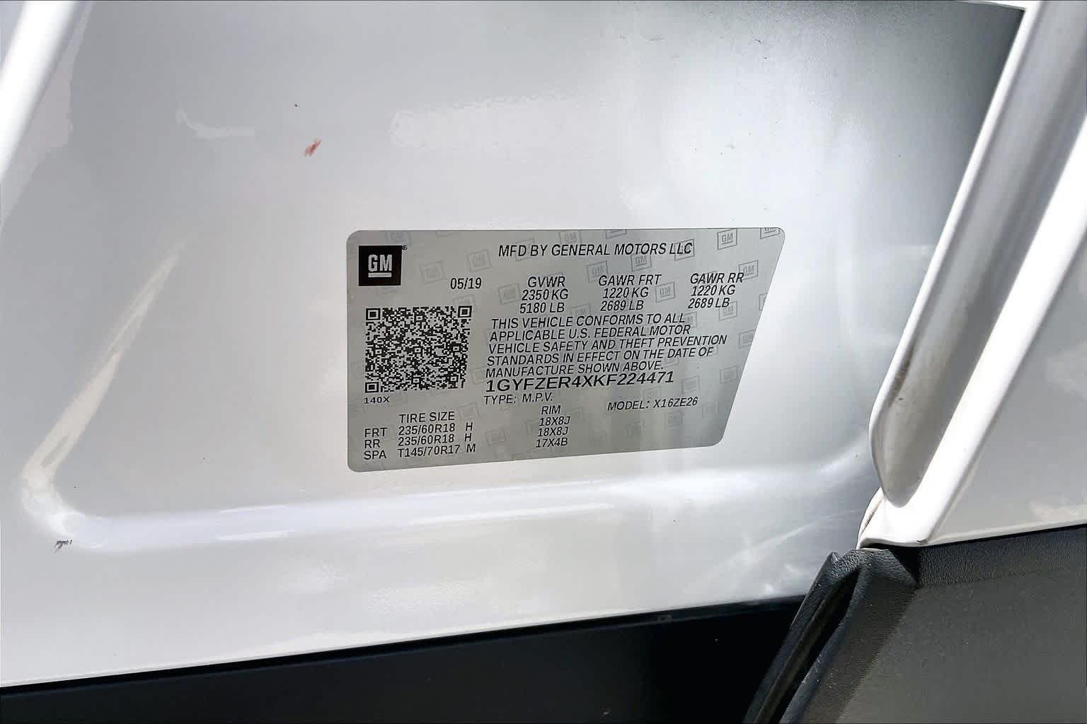 Used 2019 CRYSTAL WHITE TRICOAT Cadillac FWD Sport image 32