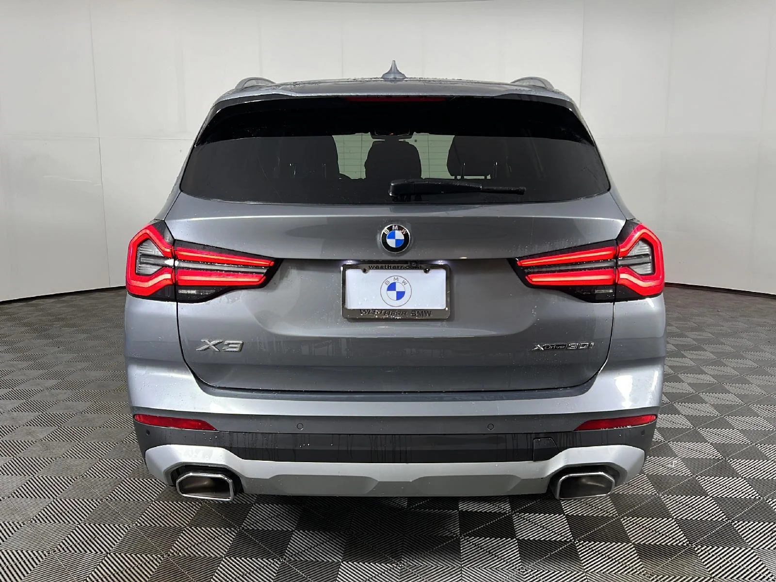 Used 2023 Skyscraper Gray Metallic BMW xDrive30i image 6