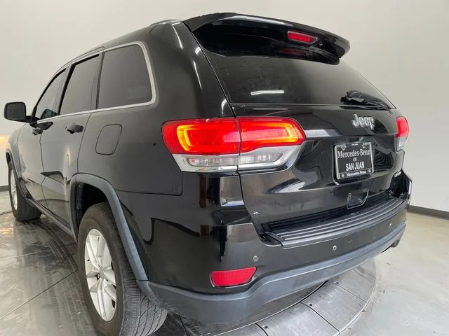 Used 2017 Diamond Black Crystal Pearlcoat Jeep Laredo image 9