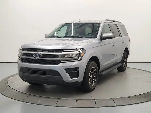 Used 2024 Silver Ford XLT image 4