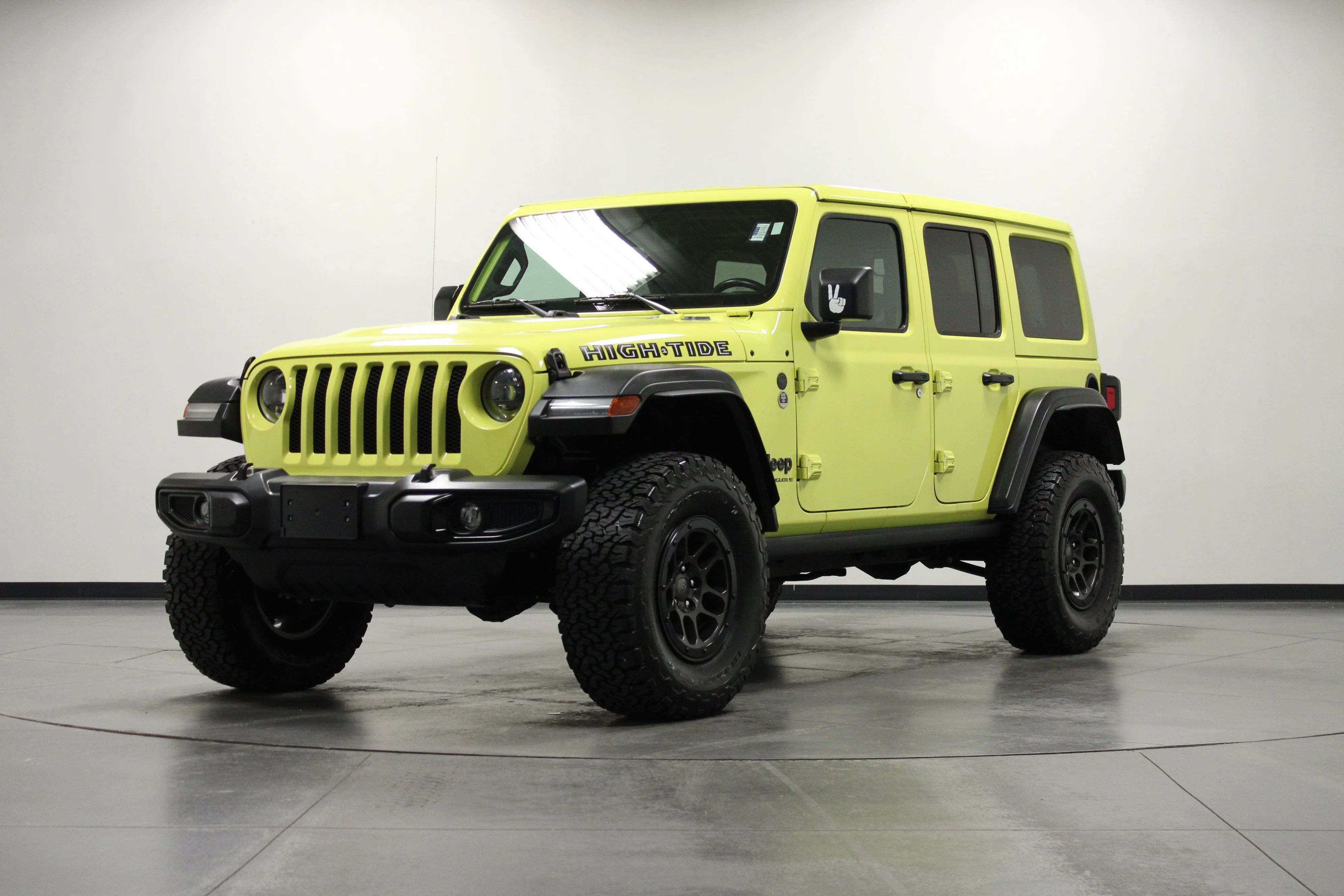 Used 2023 High Velocity Clearcoat Jeep High Tide image 8