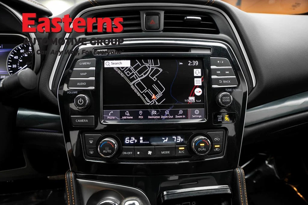 Used 2023 White Nissan SR image 12