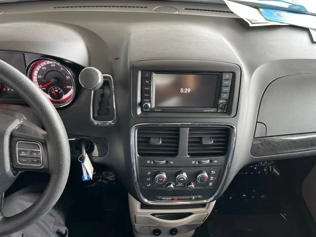 Used 2019 White Knuckle Clearcoat Dodge SE image 25