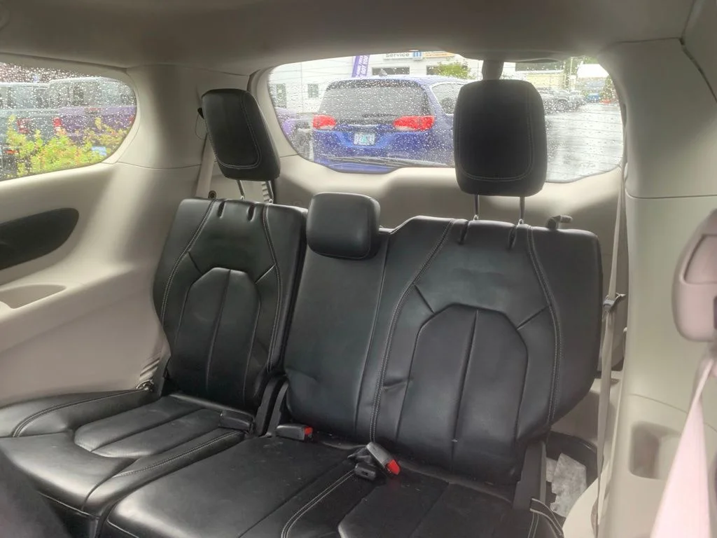 Used 2023 Ceramic Gray Clearcoat Chrysler Touring L image 10