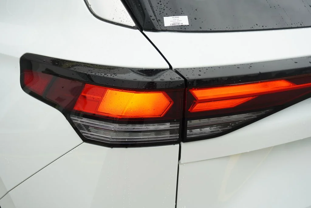 Certified Used 2026 White/off-white Volkswagen 2.0T SE image 34