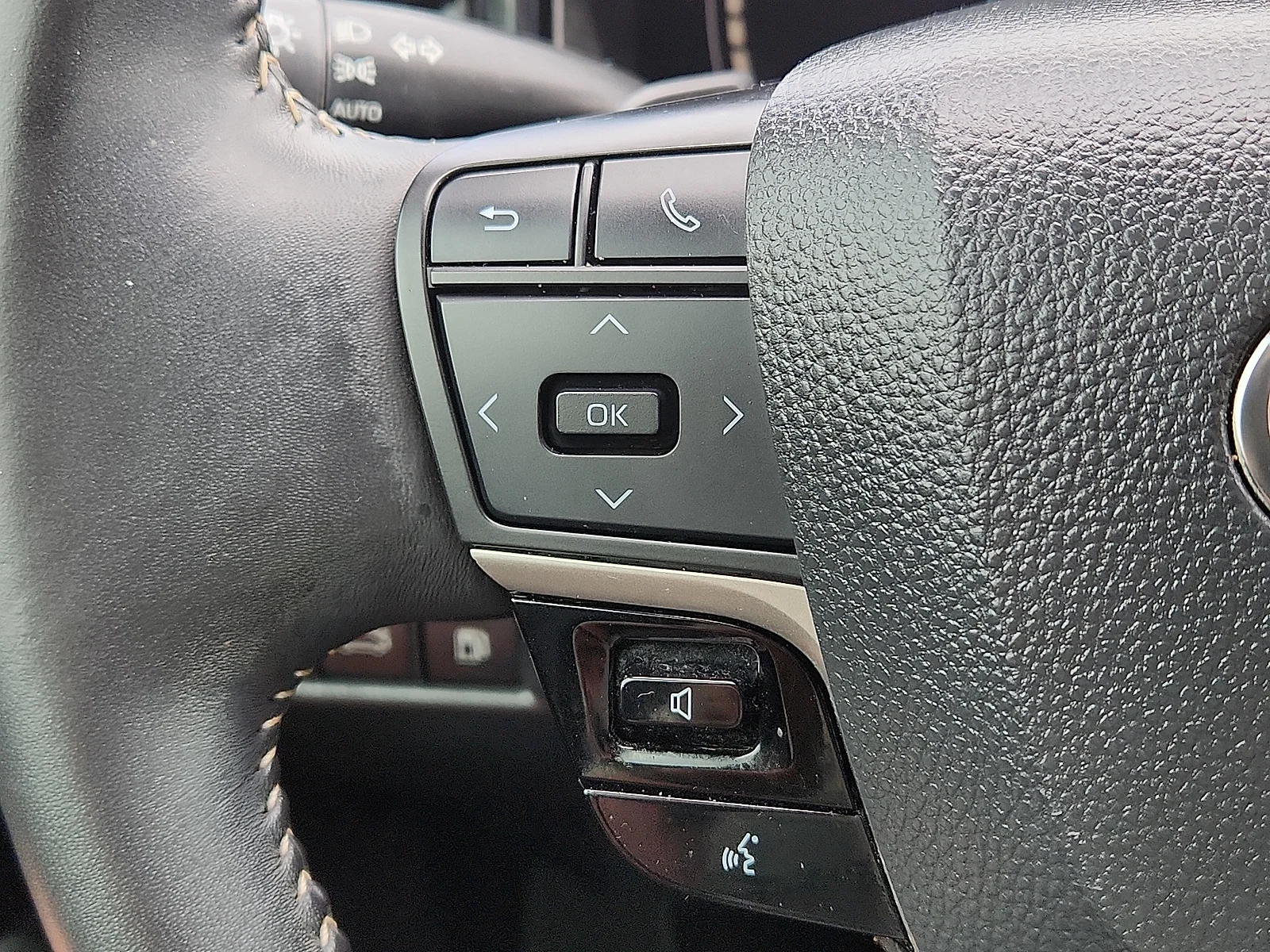 Used 2025 Gray Toyota SE image 16