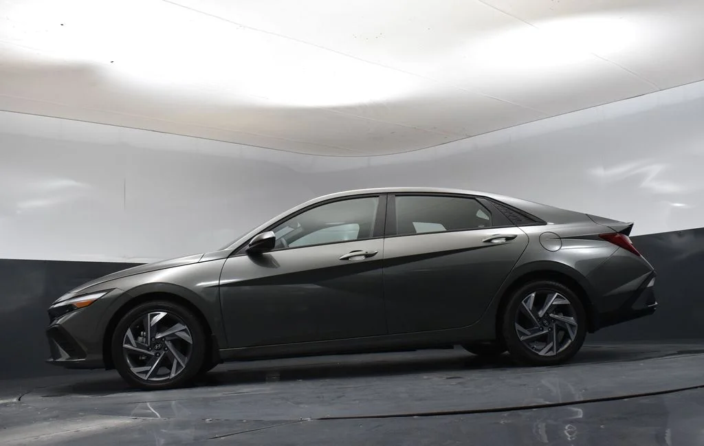 Certified Used 2025 Gray Hyundai SEL Sport image 10