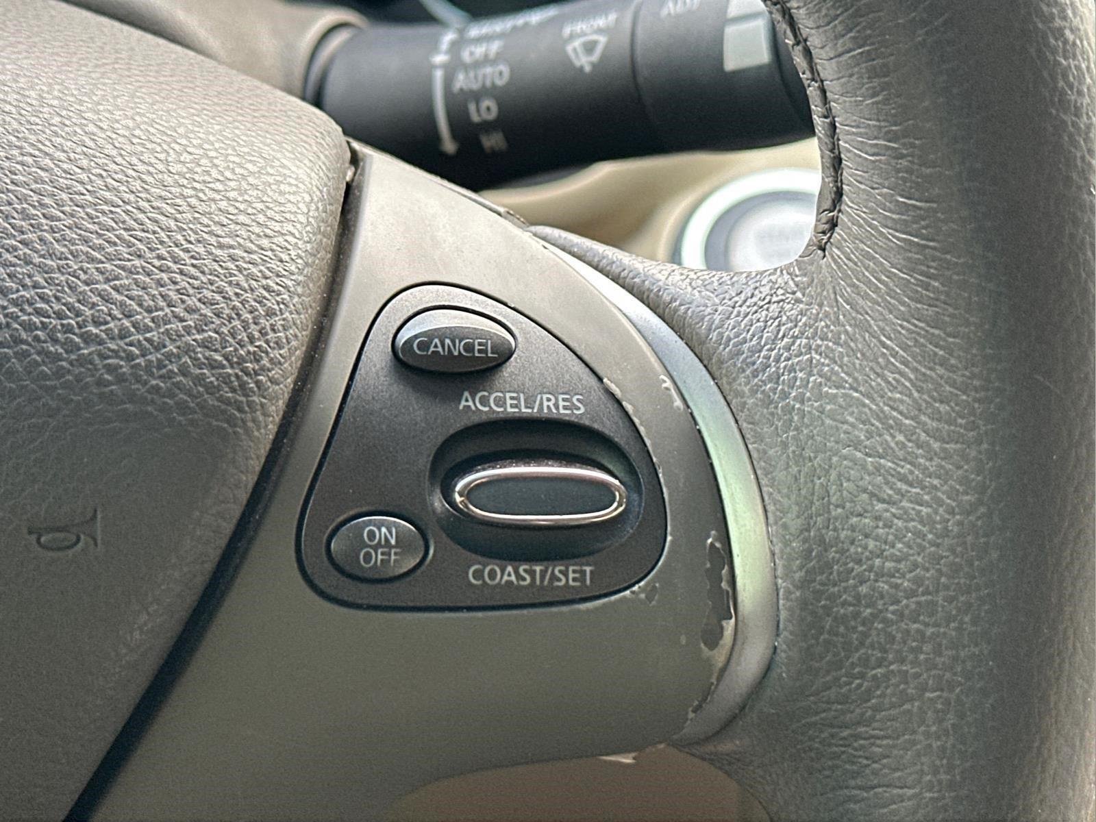 2011 INFINITI M 37 - Photo 22