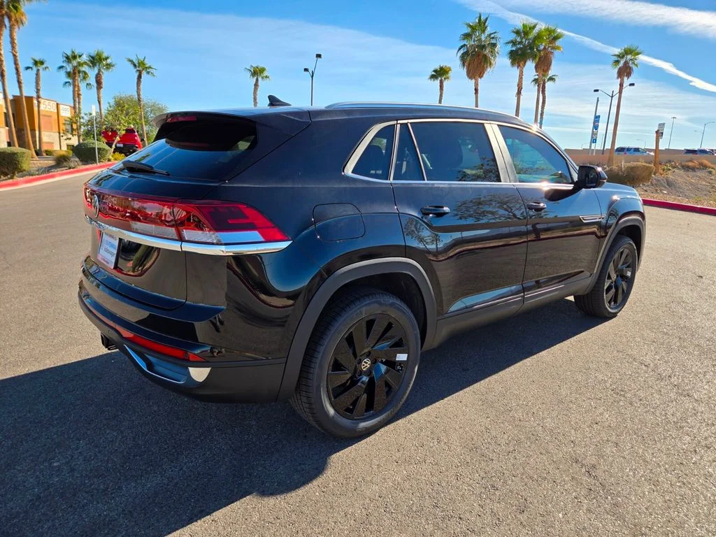 New 2026 Black Volkswagen 2.0T SE w/Technology image 4