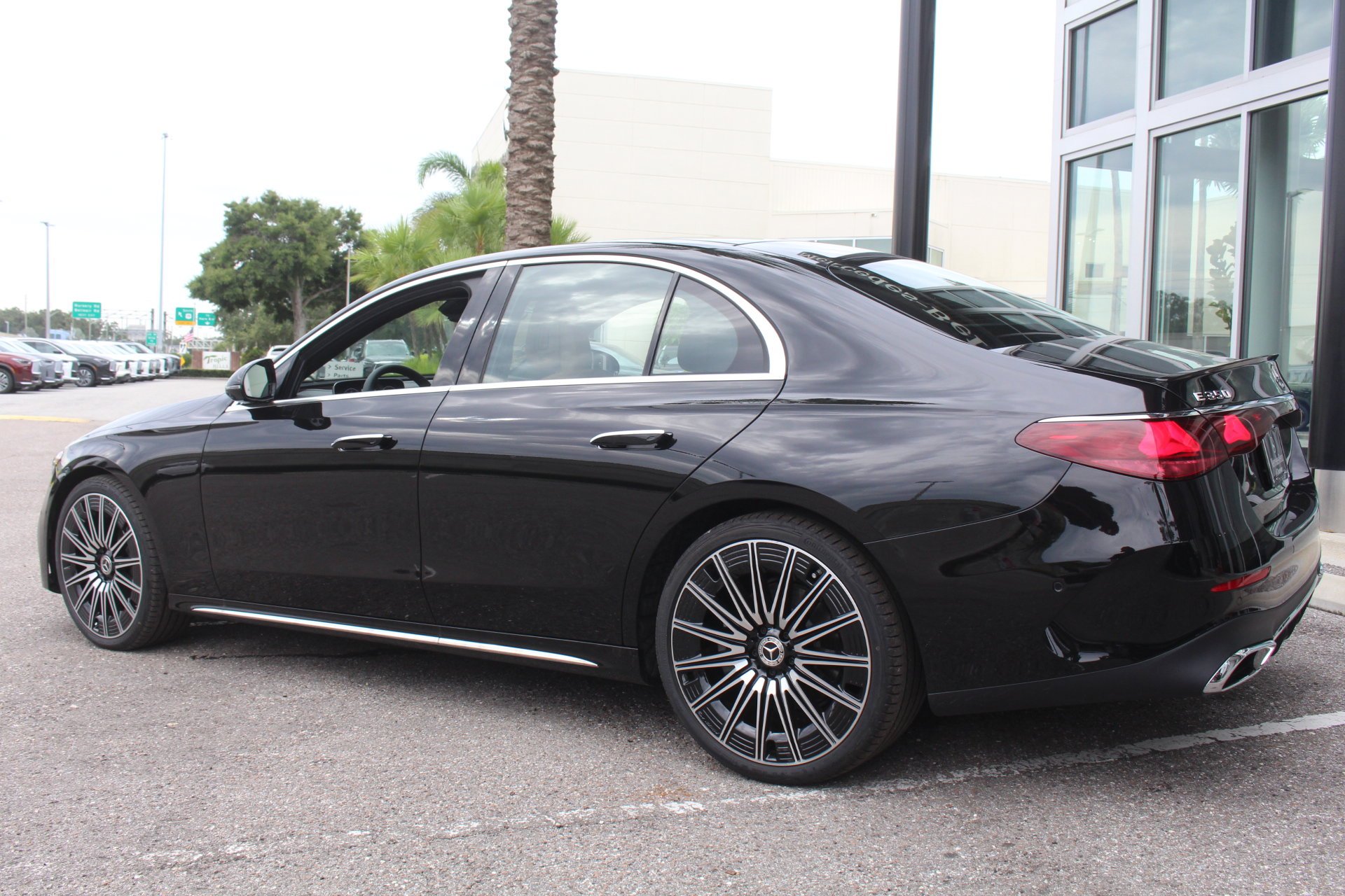 2026 Mercedes-Benz E-Class E350 - Photo 33