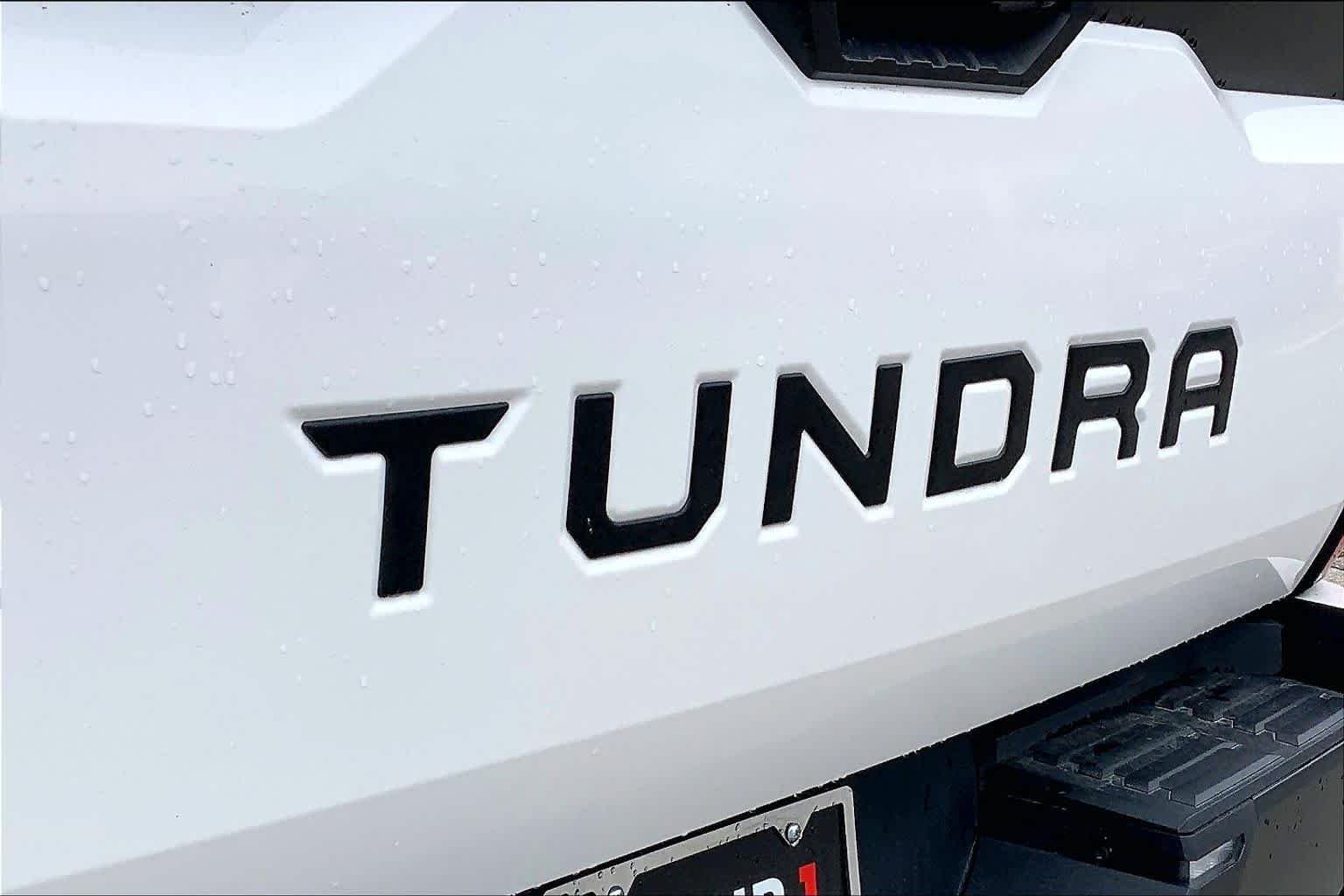 Used 2023 Ice Cap Toyota SR5 image 30
