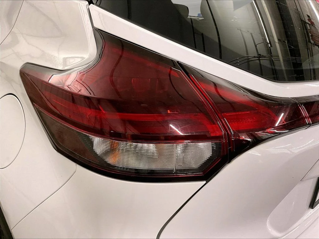 Used 2024 White Nissan S image 34