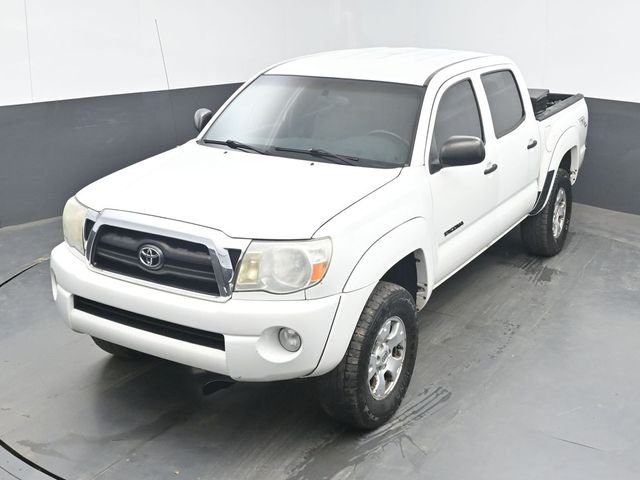 Used 2008 White Toyota Base image 14