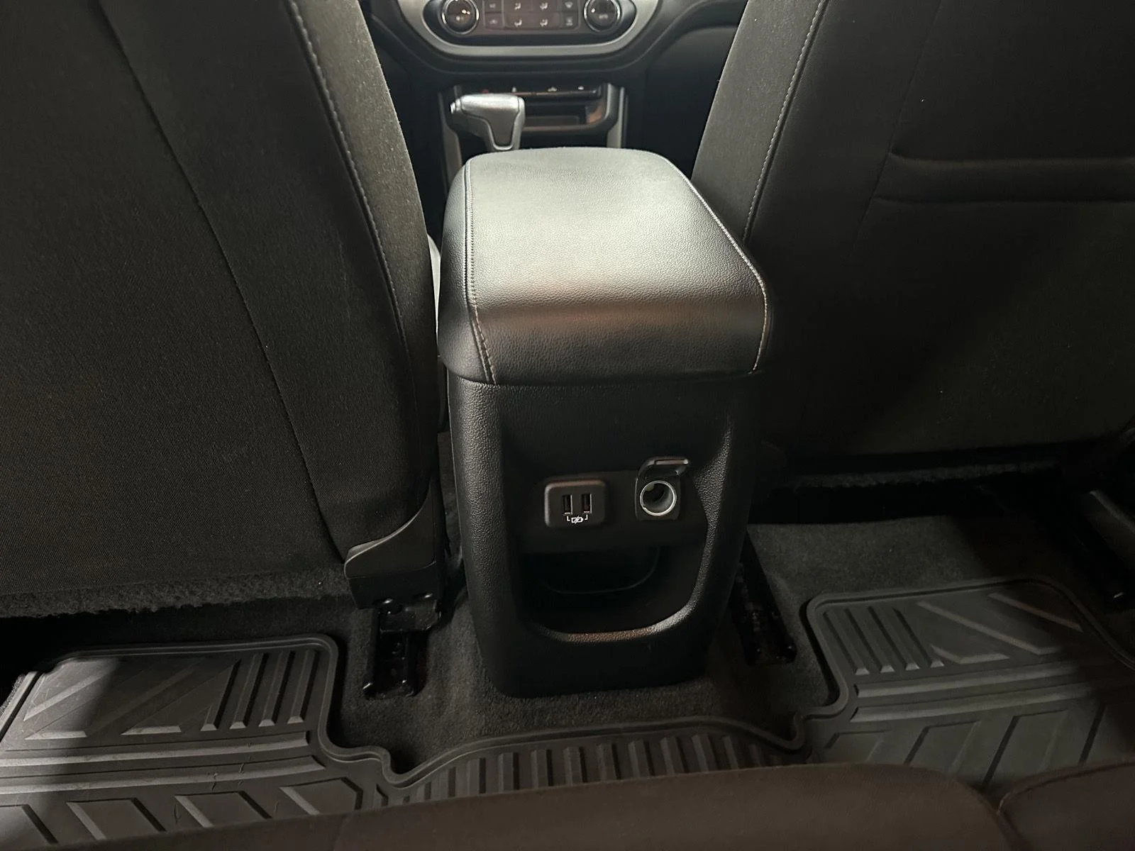 Used 2020 SUMMIT WHITE GMC 4WD SLE image 20