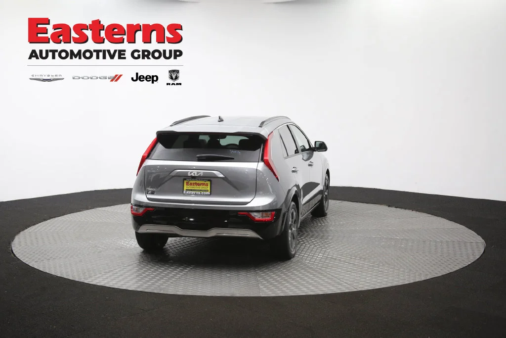 Used 2023 Gray Kia Wind image 40