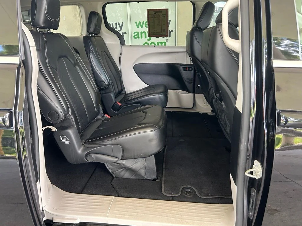 Used 2024 Black Chrysler Touring L image 25