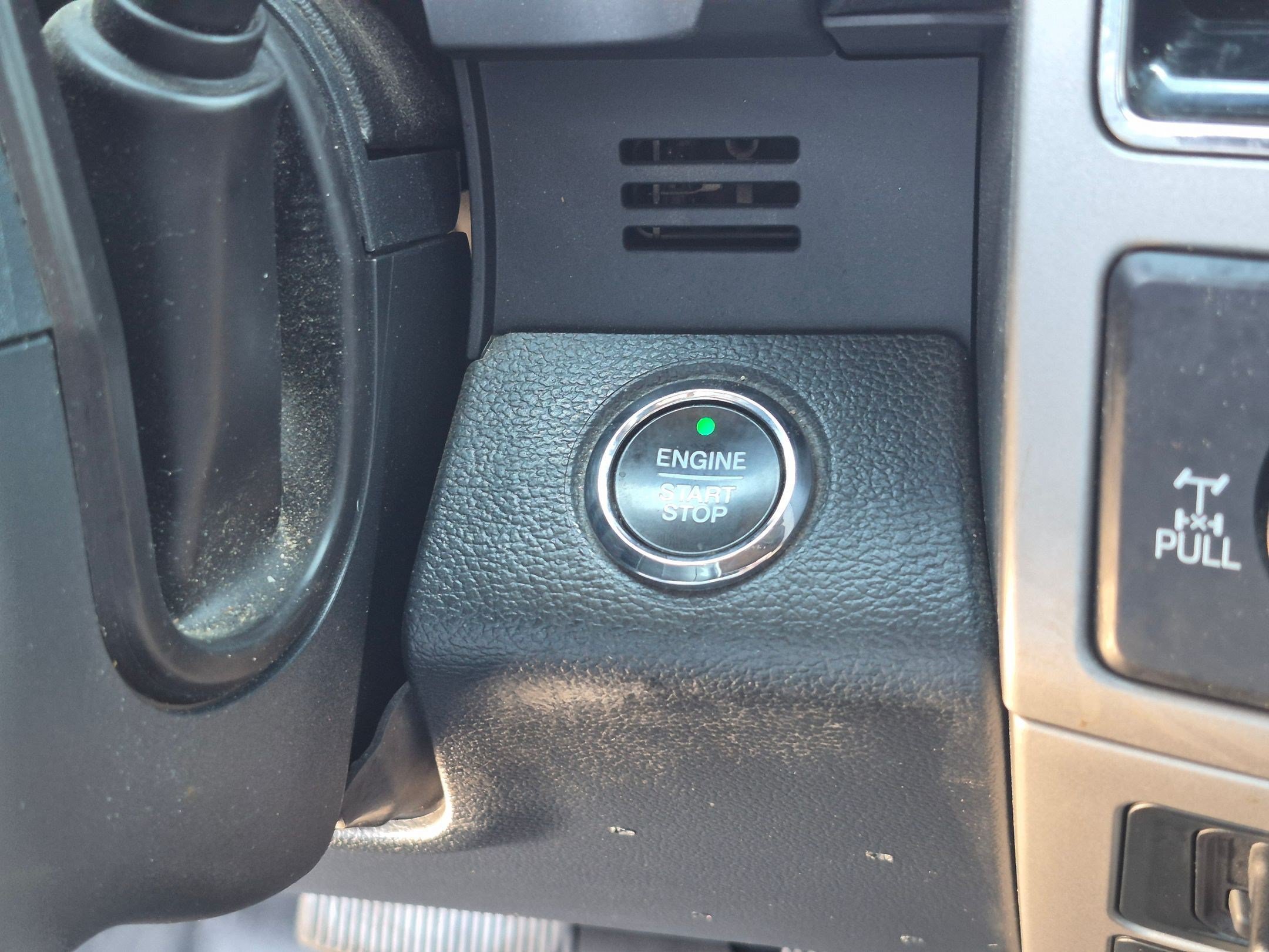 Used 2022 Blue Metallic Ford LARIAT image 19