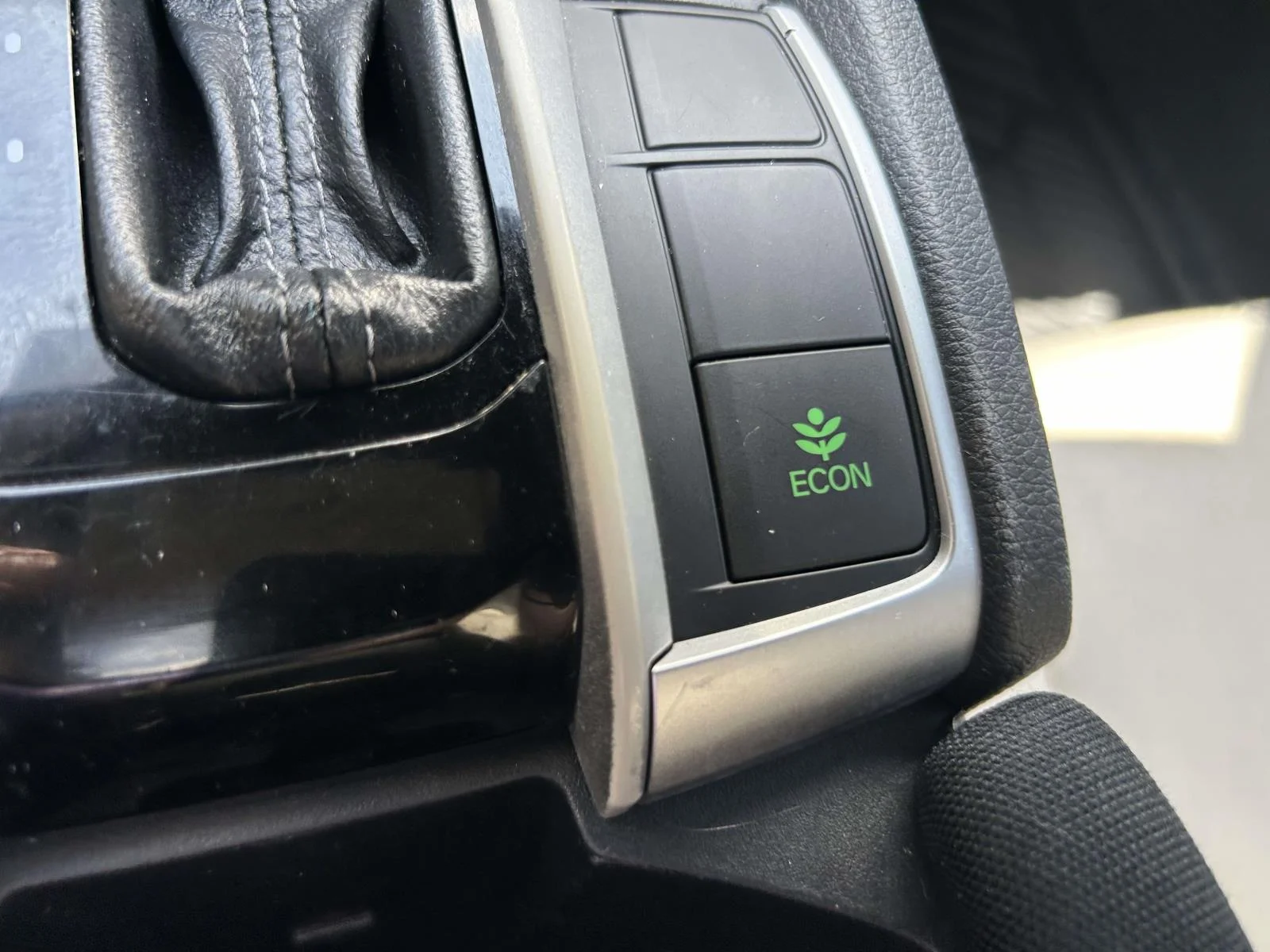 Certified Used 2016 White Honda 4dr CVT EX-T image 14